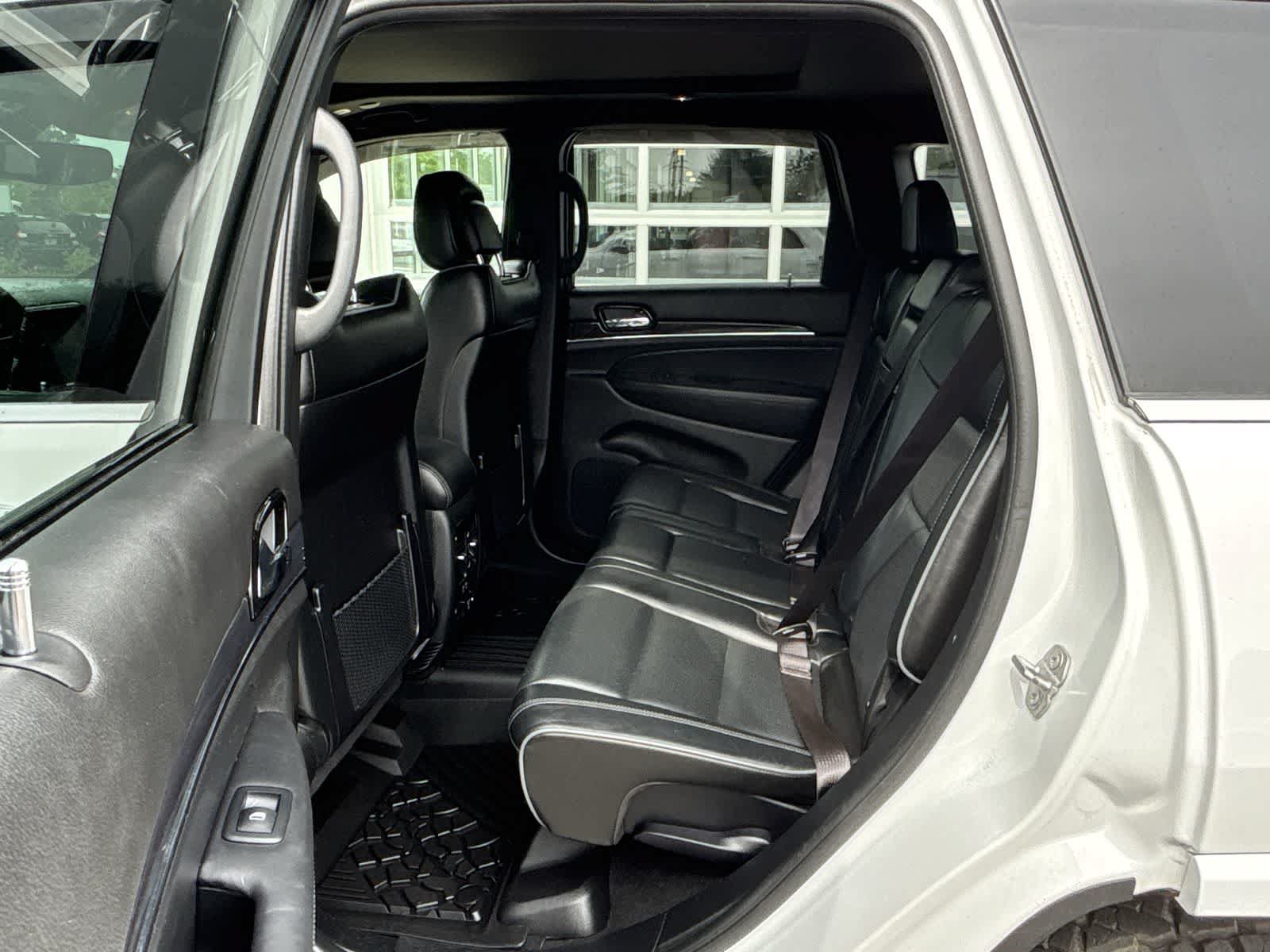 Certified 2021 Jeep Grand Cherokee Overland AWD/4WD image 11