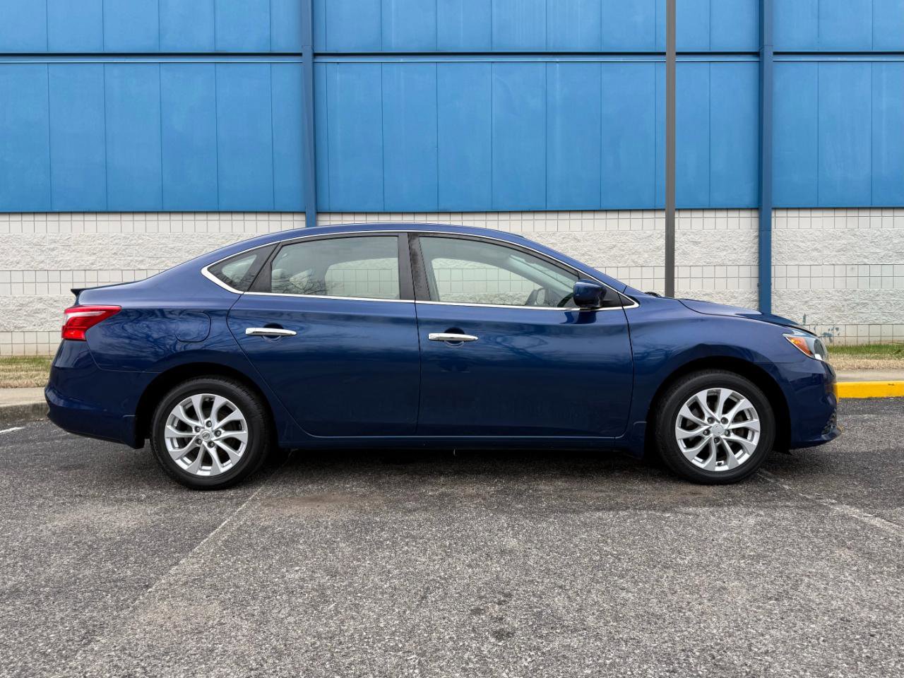 Used 2017 Nissan Sentra S w/ S Style Package FWD image 4