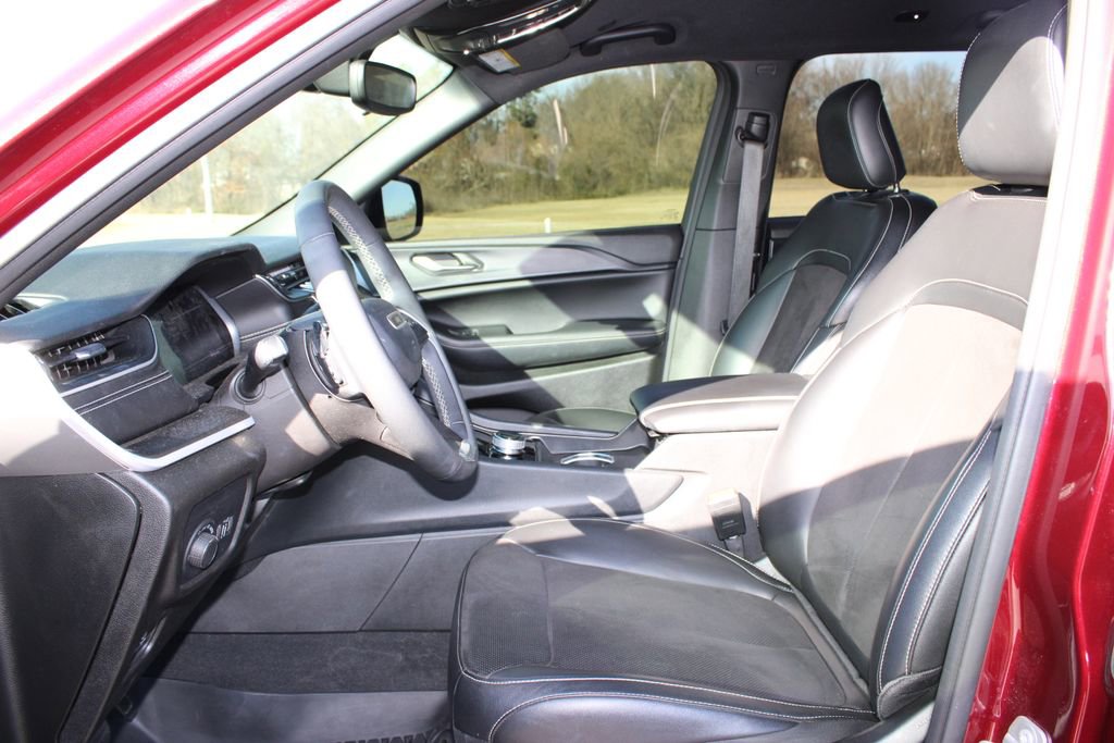 Used 2023 Jeep Grand Cherokee L Laredo image 21