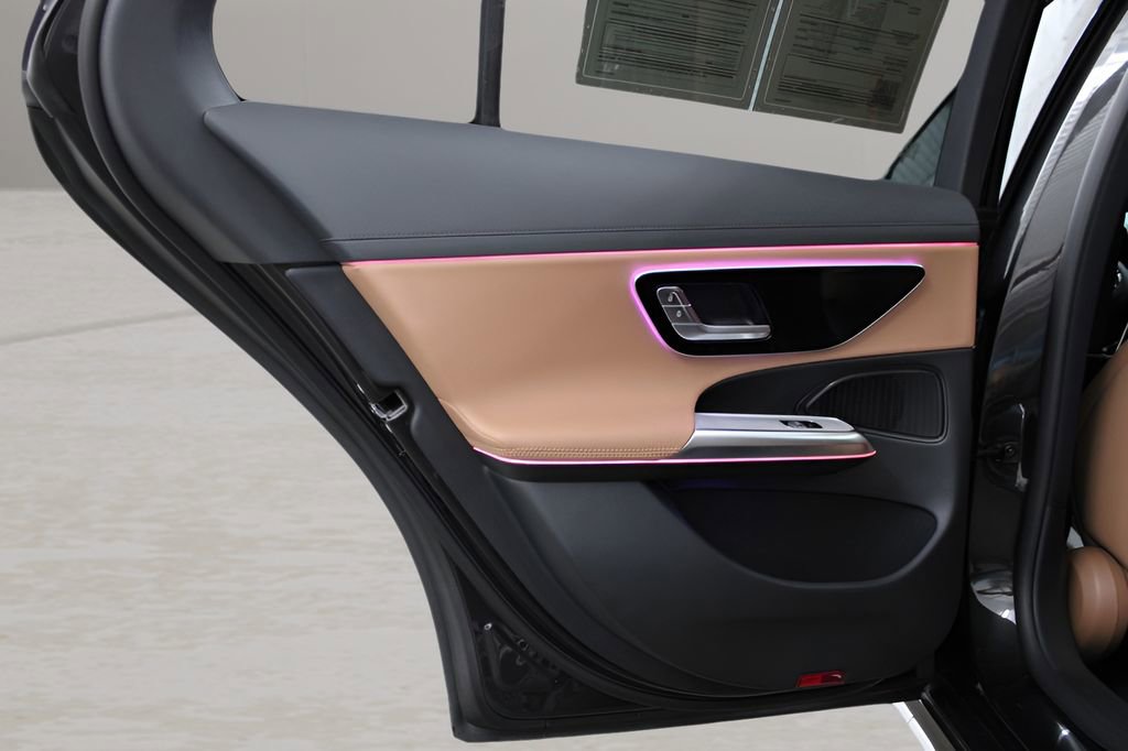 Used 2025 Mercedes-Benz E 450 4MATIC Sedan image 12