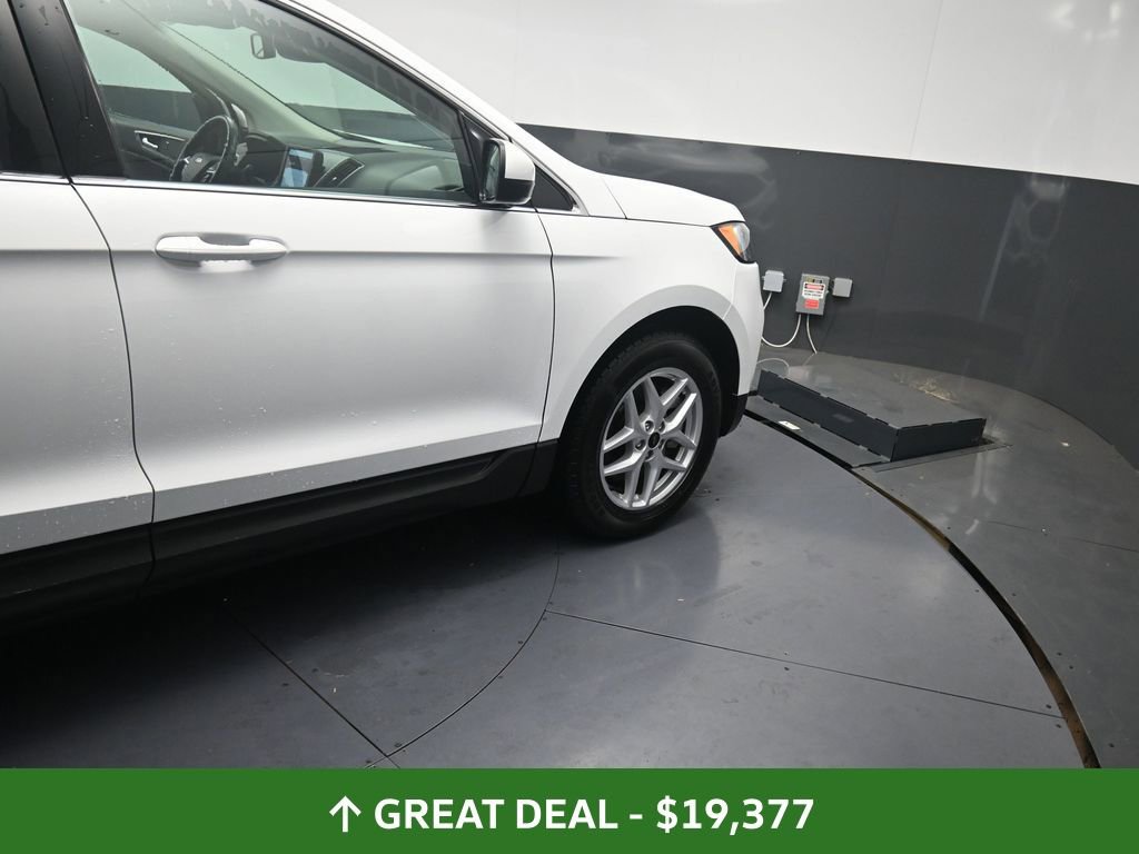 Used 2023 Ford Edge SEL image 25