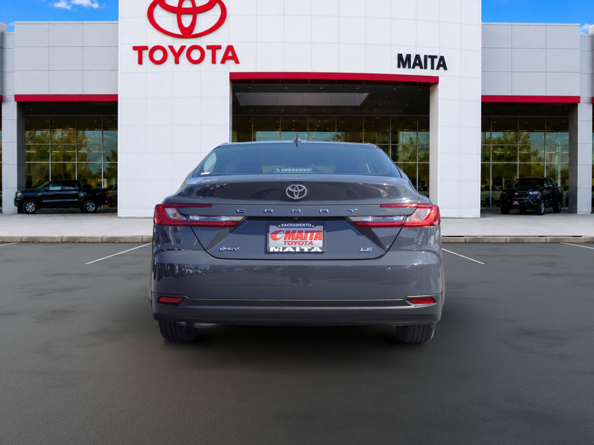 Used 2025 Toyota Camry LE FWD image 4