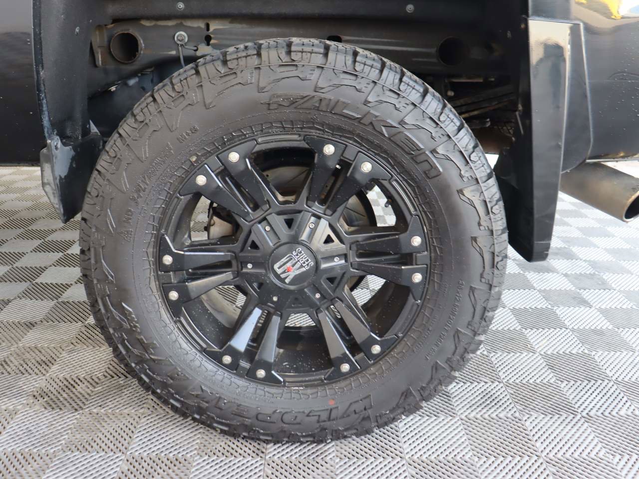 Used 2015 Chevrolet Silverado 1500 LTZ Z71 w/ Midnight Edition AWD/4WD image 17