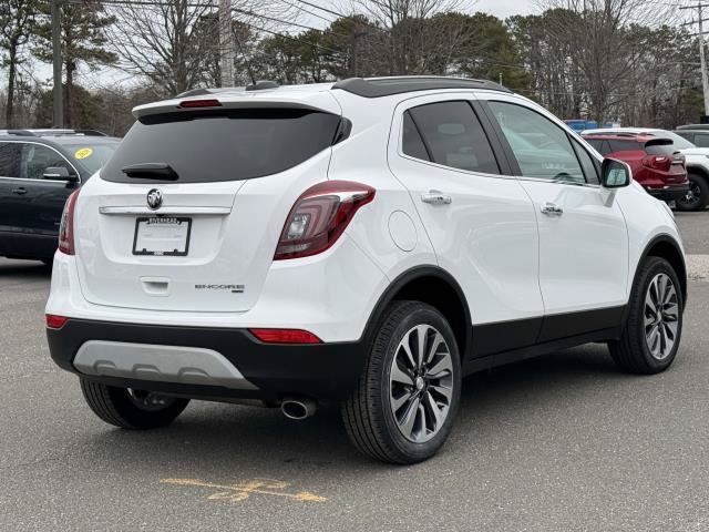Used 2022 Buick Encore Preferred AWD/4WD image 4