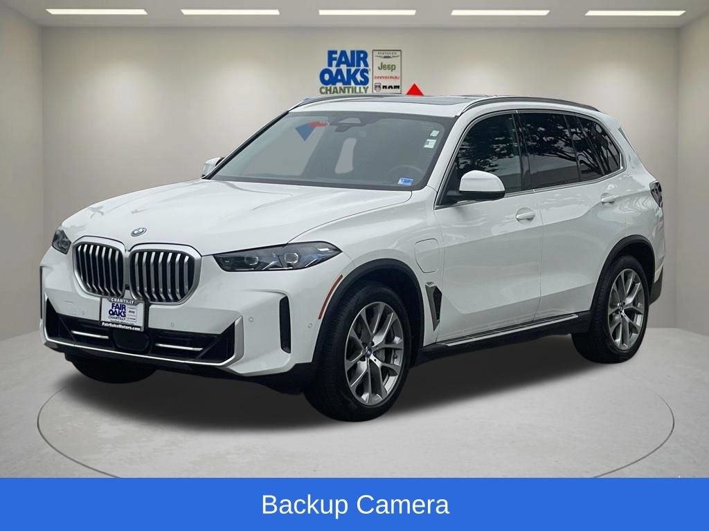 Used 2025 BMW X5 xDrive50e AWD/4WD image 3