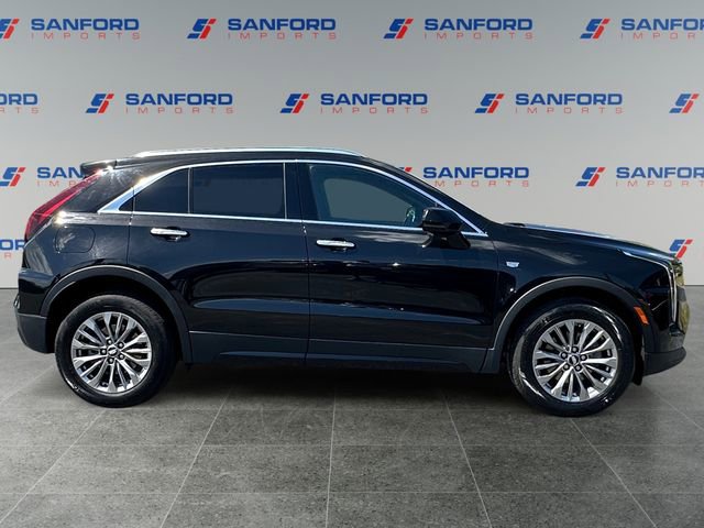 Used 2024 Cadillac XT4 Premium Luxury image 6