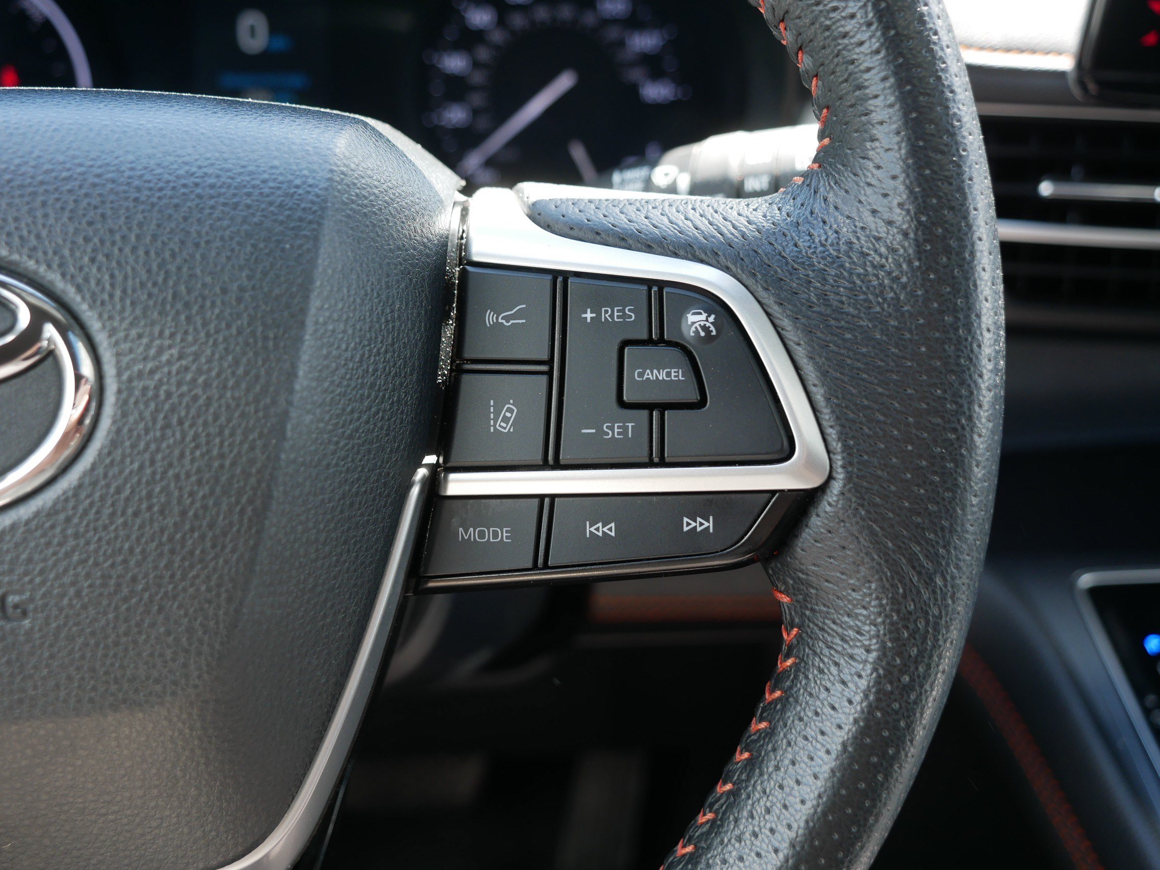 Used 2021 Toyota Sienna XSE FWD image 30