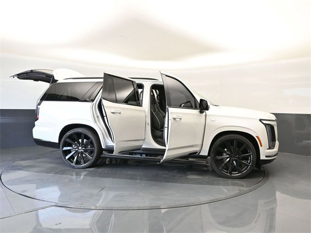 Used 2025 Cadillac Escalade Sport w/ Touring Package image 39