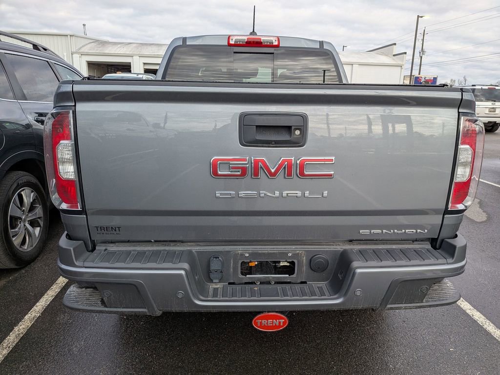 Certified 2022 GMC Canyon Denali image 8