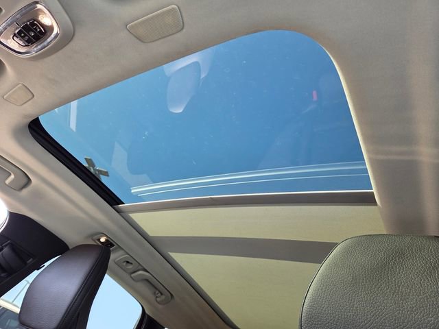 Used 2020 Volvo XC60 T5 Momentum w/ Protection Package image 18