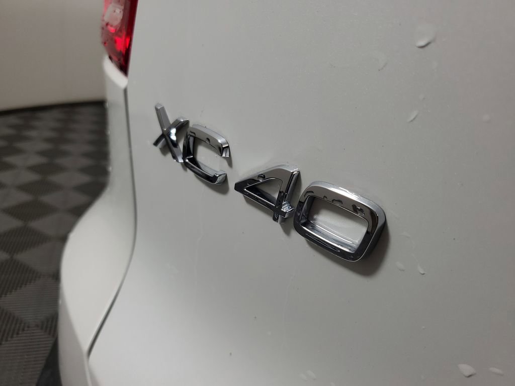 Certified 2026 Volvo XC40 B5 Core w/ Climate Package image 10