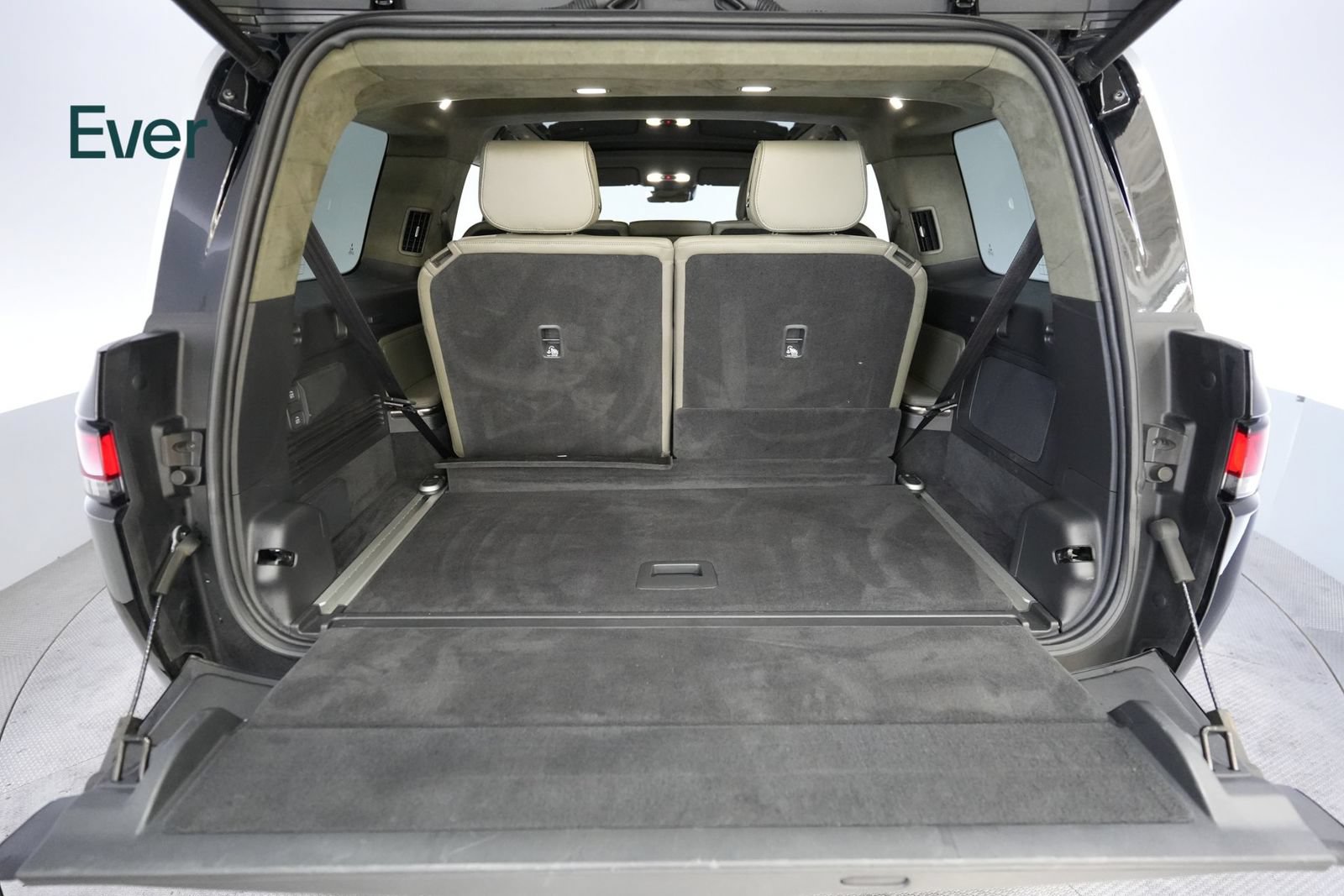 Used 2024 Rivian R1S Adventure AWD/4WD image 8