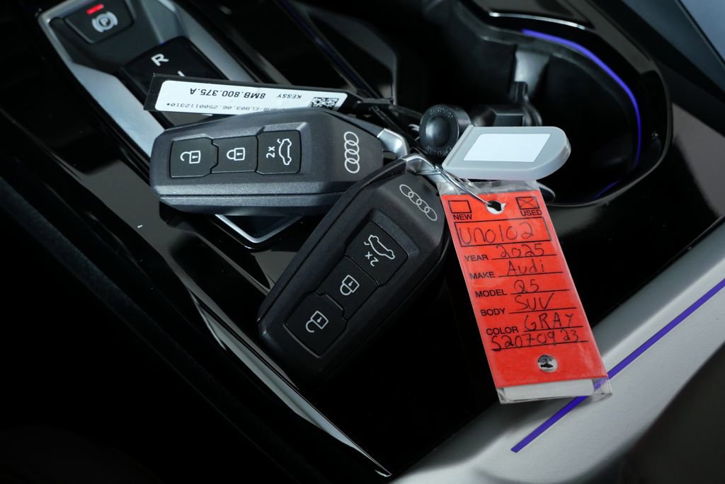 Used 2025 Audi Q5 Premium Plus w/ Premium Plus image 12