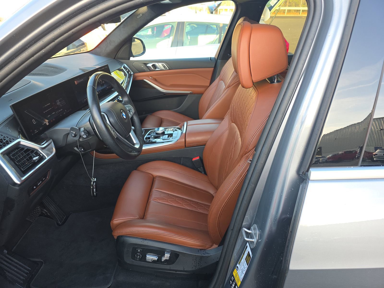 Used 2024 BMW X7 xDrive40i image 4