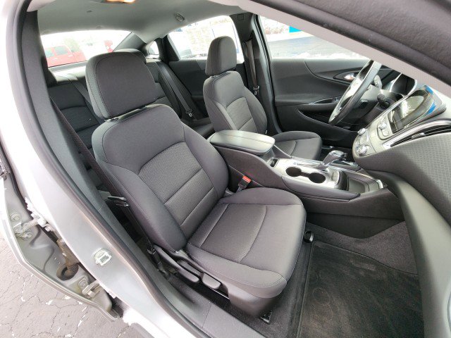 Used 2016 Chevrolet Malibu LT w/ Driver Confidence Package image 11