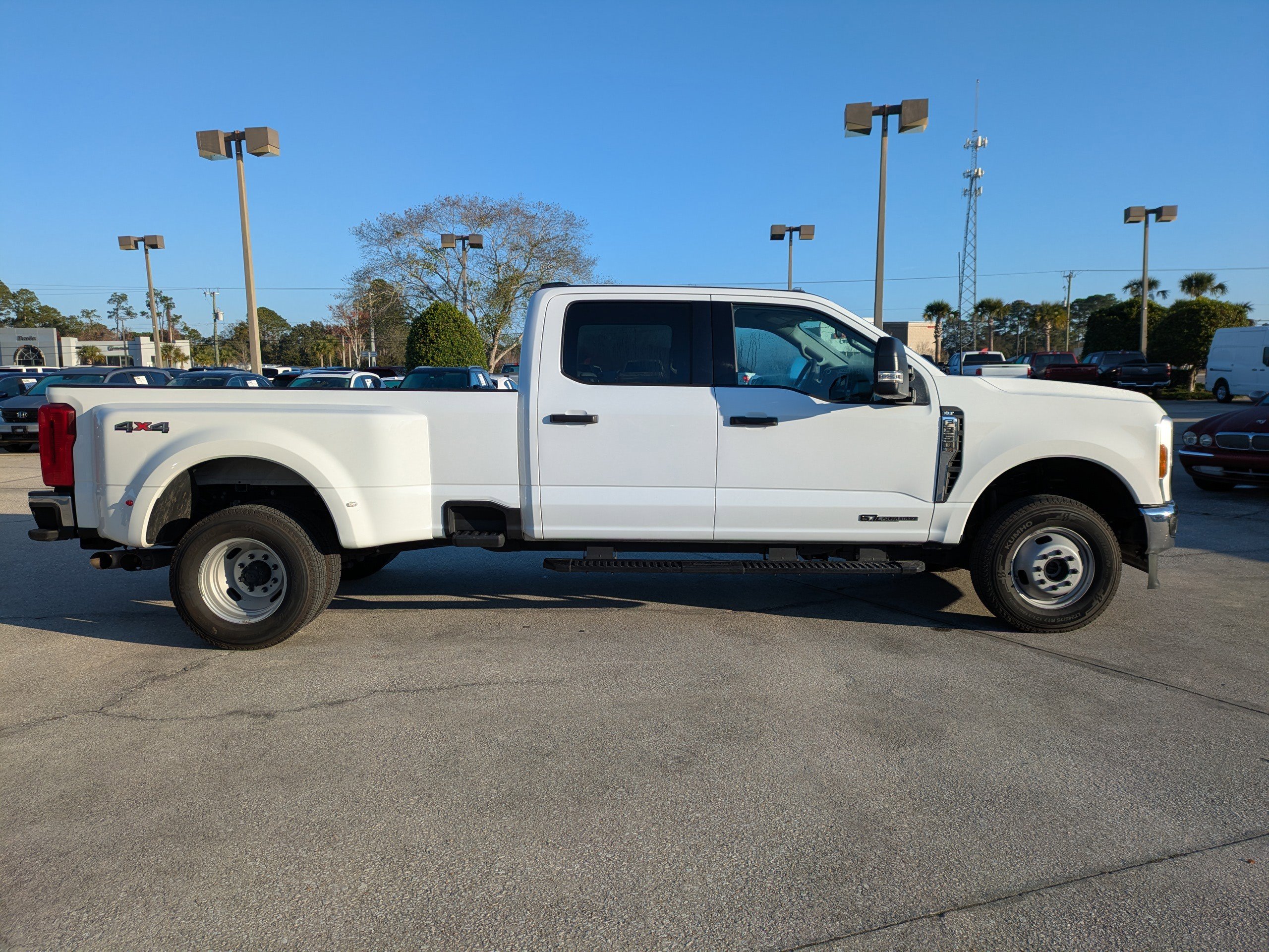 Used 2024 Ford F350 XLT image 3
