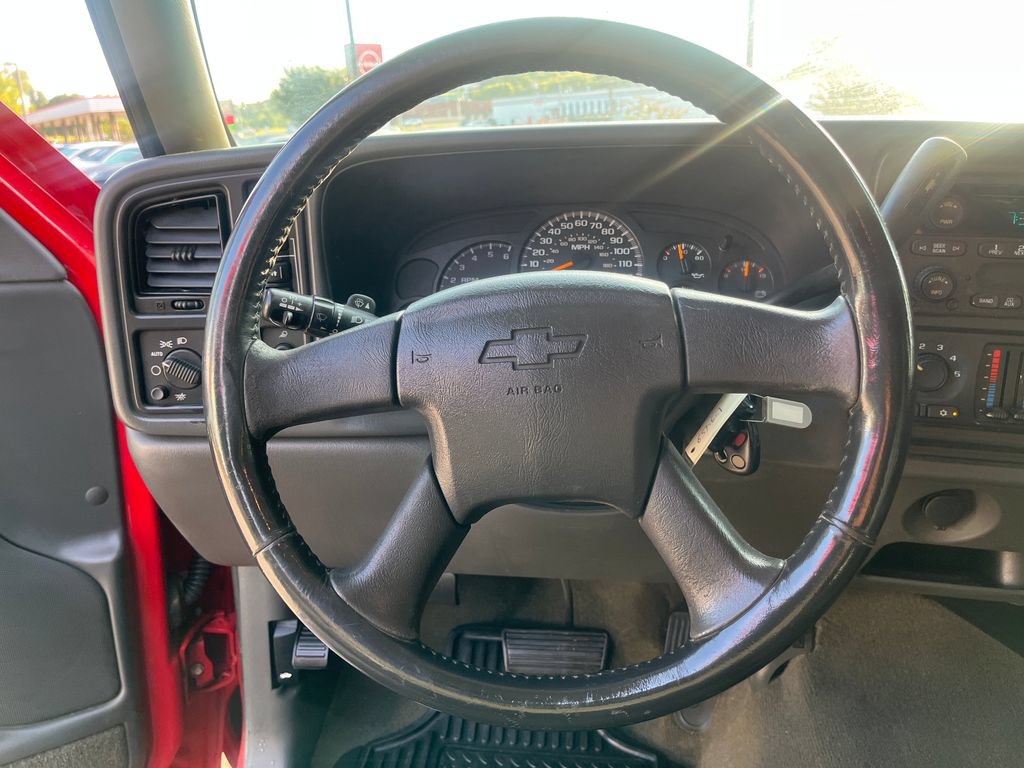 Used 2005 Chevrolet Silverado 2500 LS AWD/4WD image 16