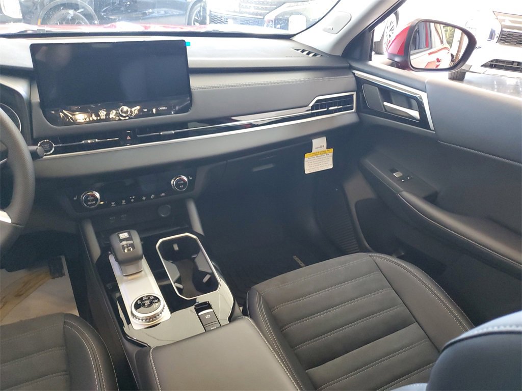 New 2025 Mitsubishi Outlander SE image 17