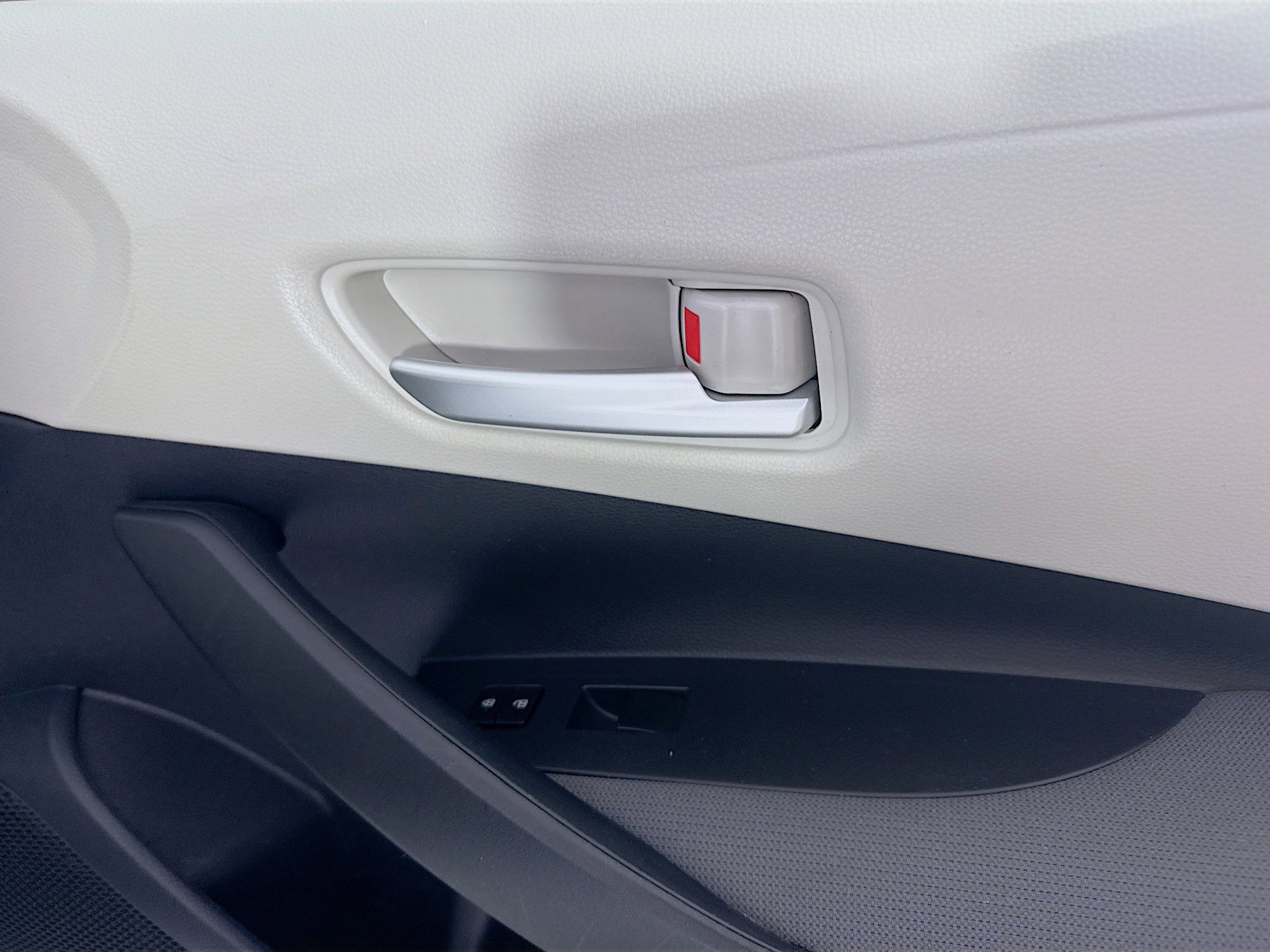 Used 2021 Toyota Corolla LE image 31