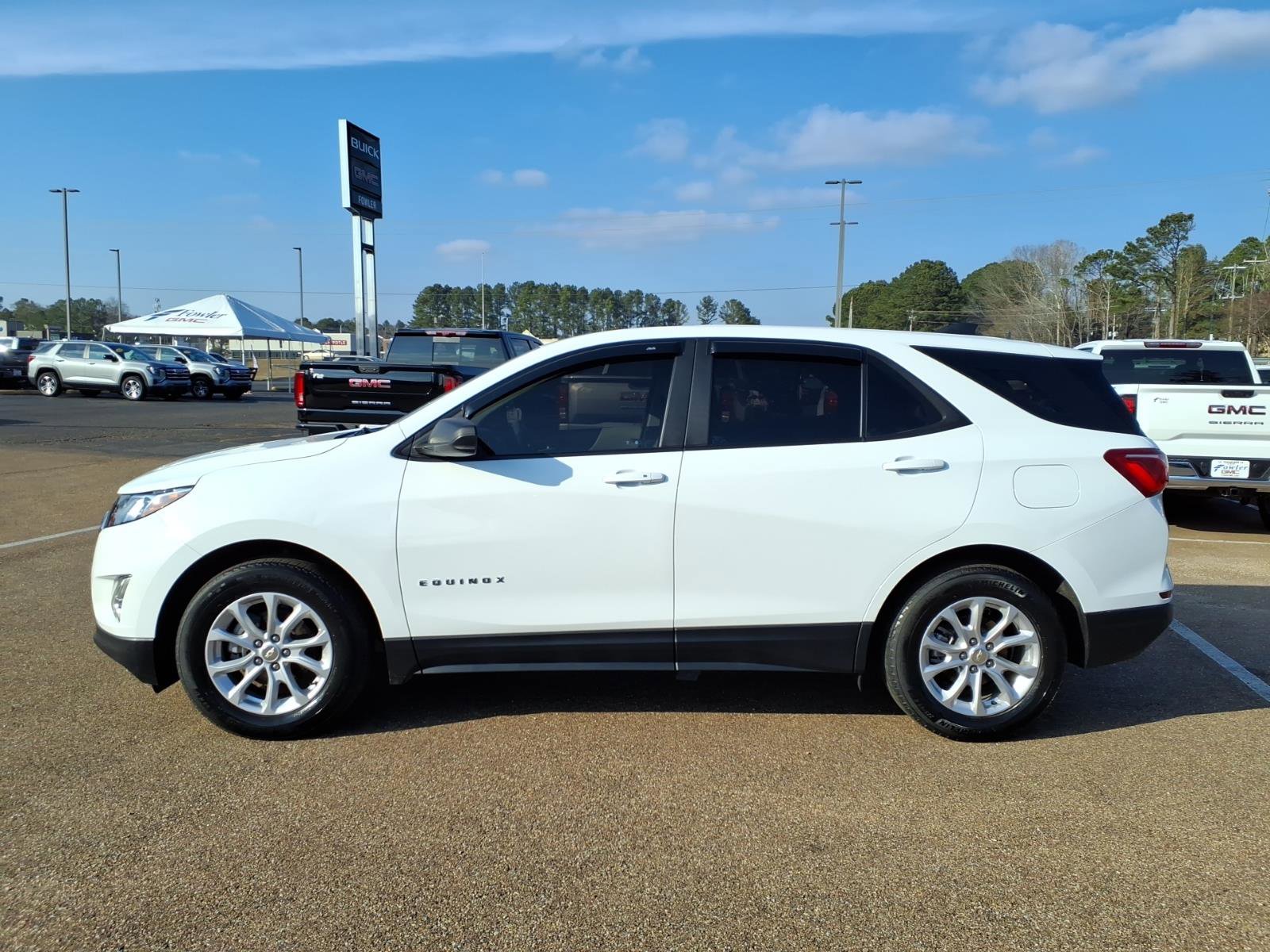 Used 2021 Chevrolet Equinox LS image 1