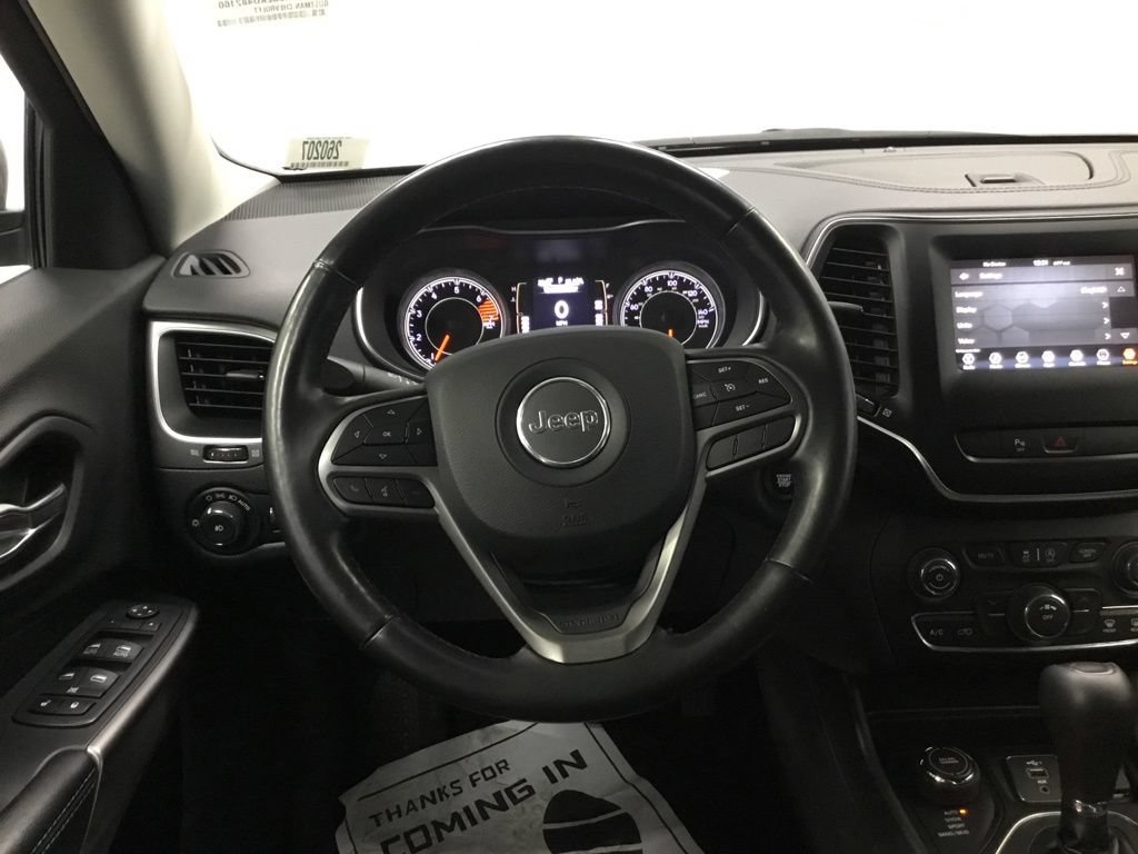 Used 2019 Jeep Cherokee Latitude Plus w/ Cold Weather Group AWD/4WD image 34