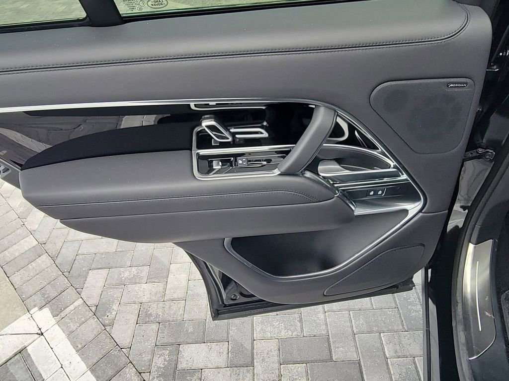 Used 2025 Land Rover Range Rover SE AWD/4WD image 22