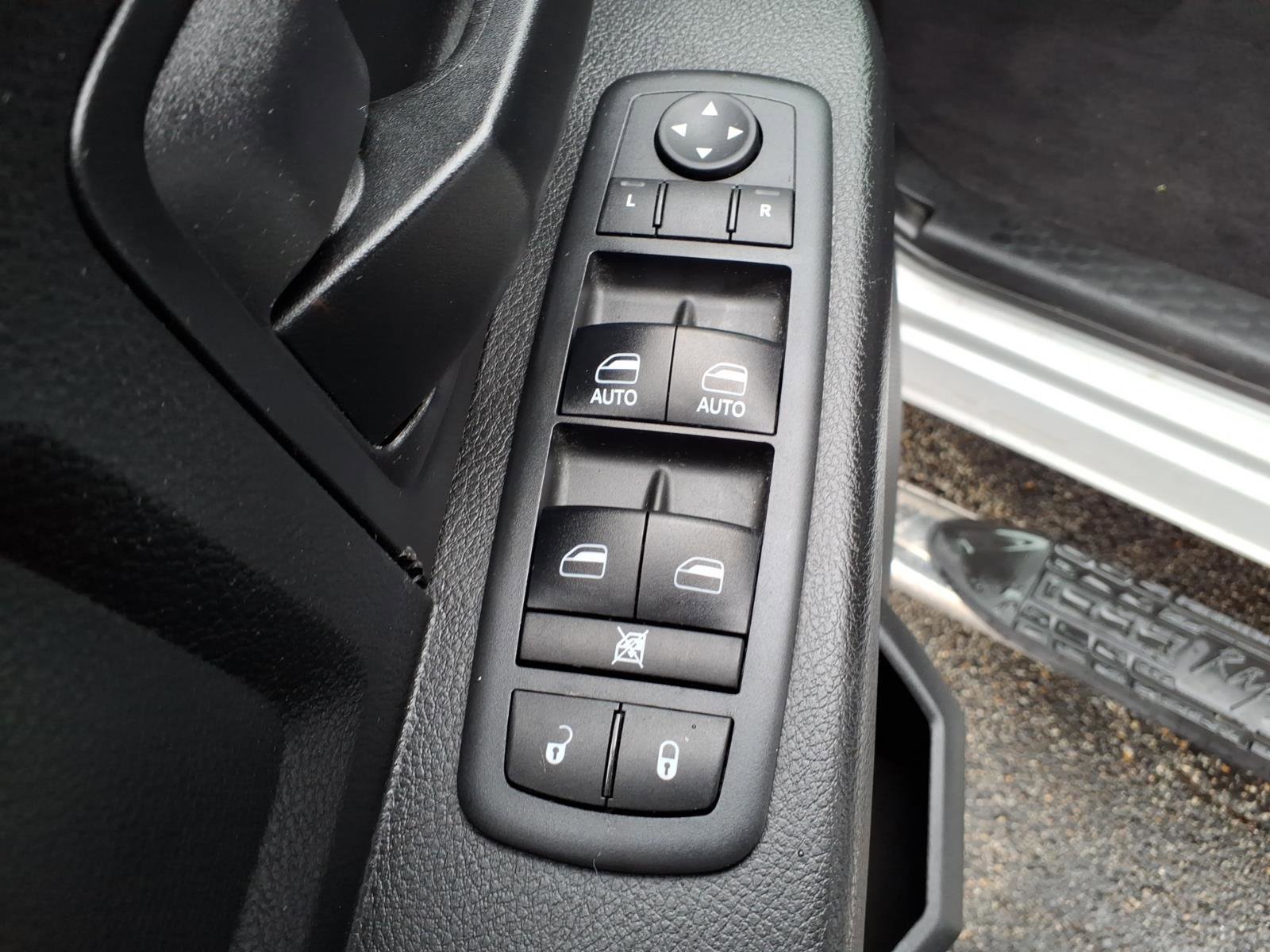 Certified 2018 RAM 1500 Express image 19