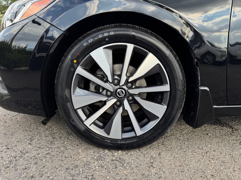 Used 2021 Nissan Sentra SV w/ SV Premium Package FWD image 35
