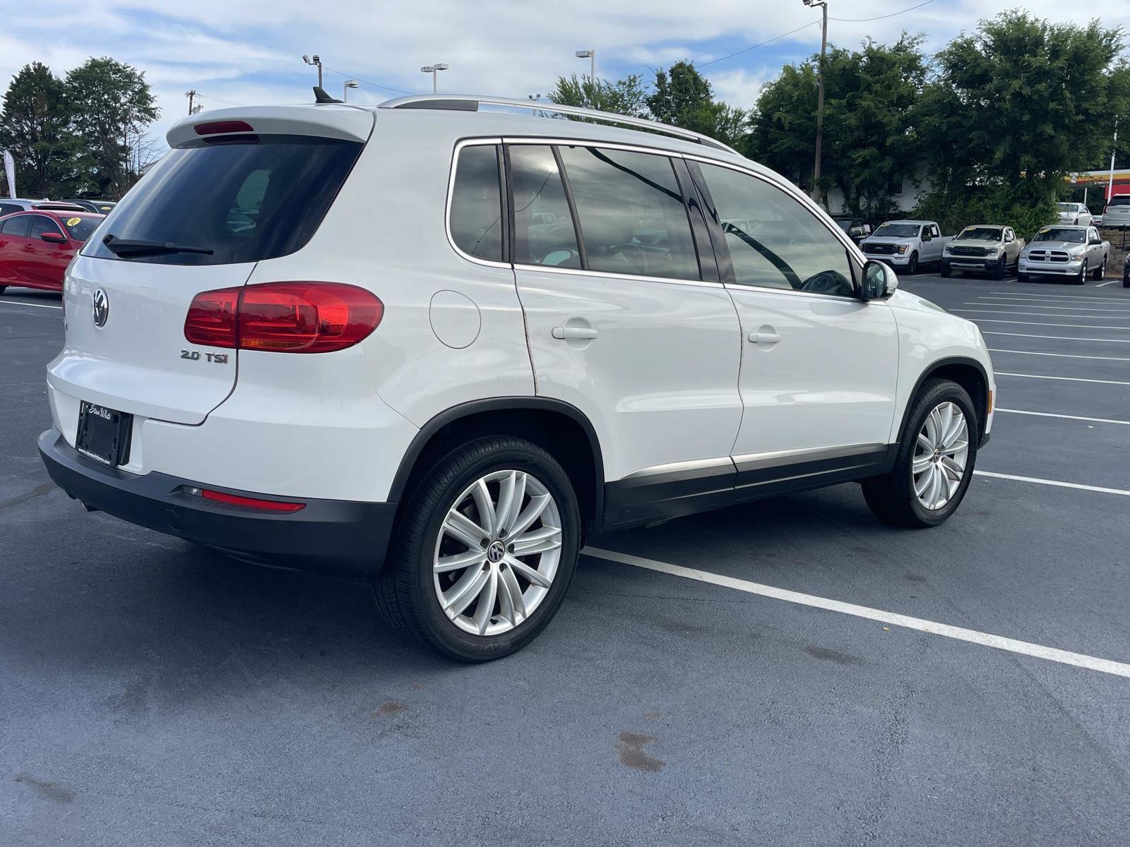 Used 2013 Volkswagen Tiguan SE FWD image 6