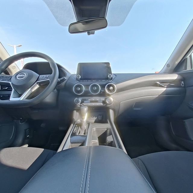 Used 2025 Nissan Sentra SV image 23