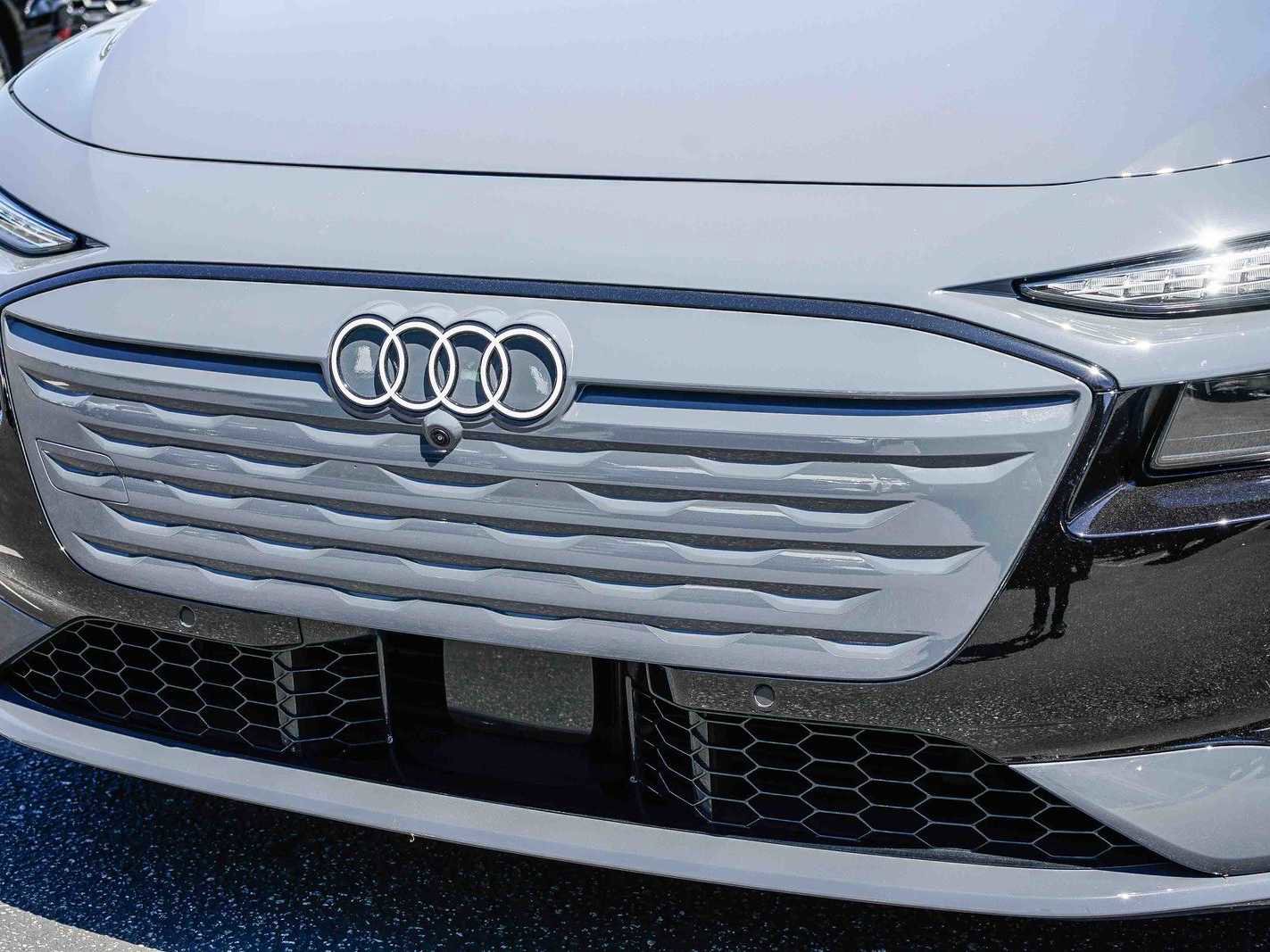 Used 2025 Audi A6 e-tron Prestige w/ Beige Warm Weather Package image 8
