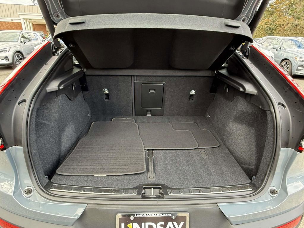 Used 2023 Volvo C40 P8 Recharge Ultimate w/ Protection Package Premier image 17
