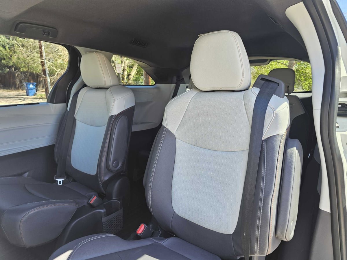 Used 2023 Toyota Sienna XSE w/ XSE Plus Package AWD/4WD image 27
