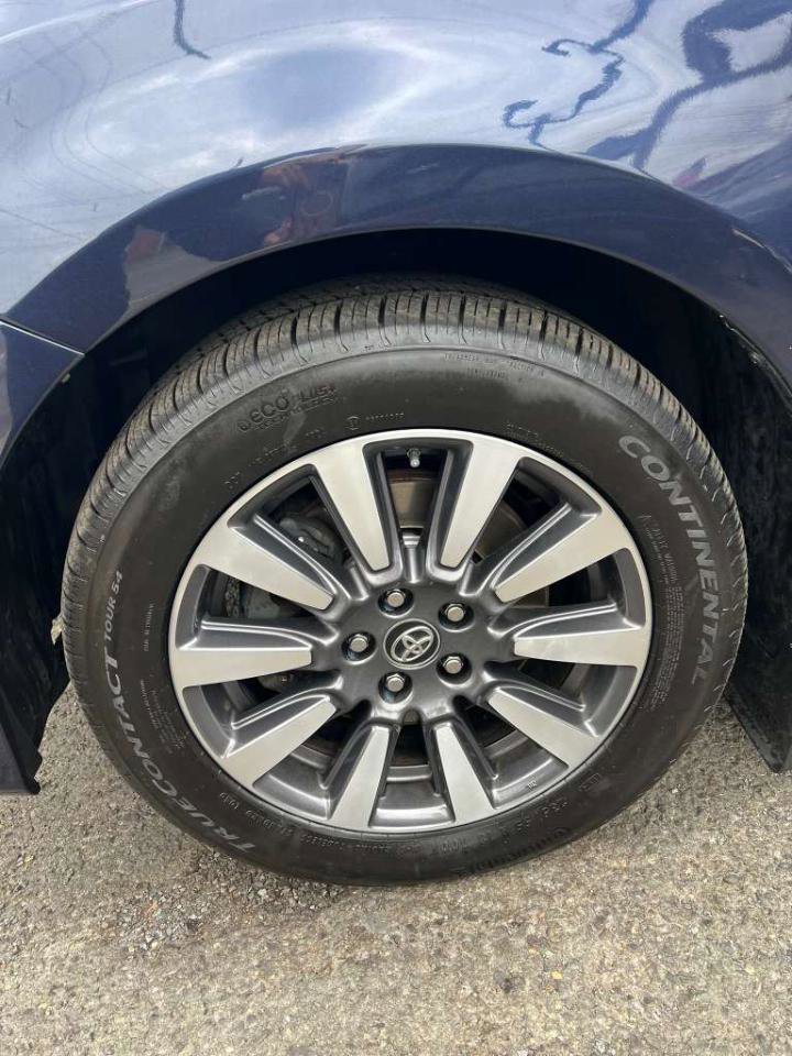 Used 2020 Toyota Sienna XLE w/ XLE Navigation Package AWD/4WD image 27