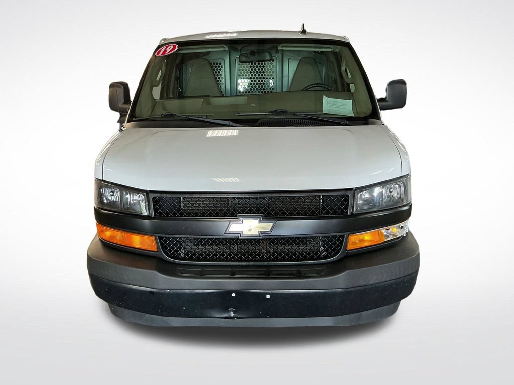 Used 2019 Chevrolet Express 2500 w/ Driver Convenience Package RWD image 9