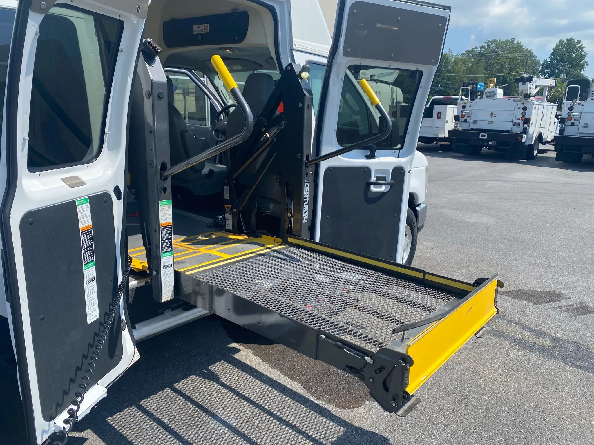 Used 2013 Ford E-350 and Econoline 350 Extended Super Duty w/ PWR Group RWD image 24