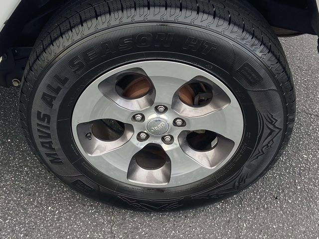 Used 2018 Jeep Wrangler Unlimited Sahara image 7