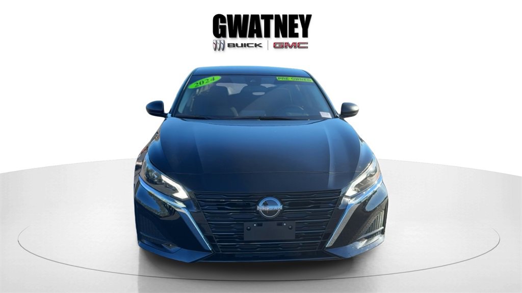 Used 2024 Nissan Altima 2.5 SV