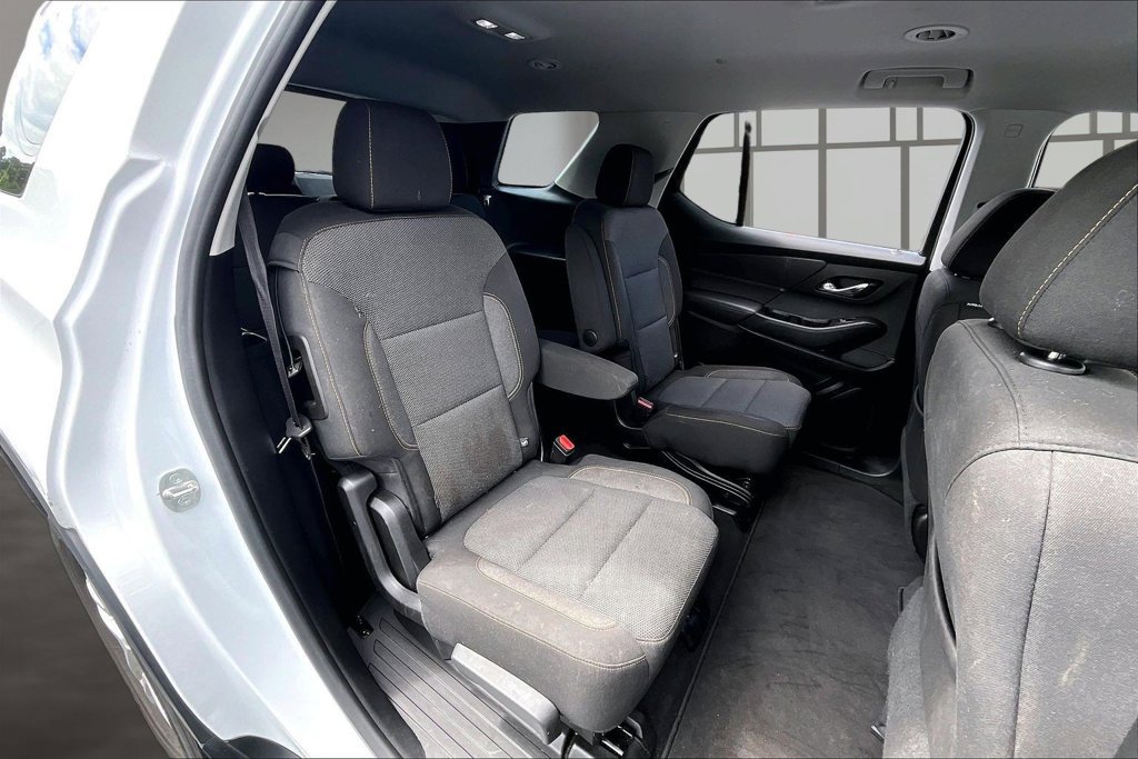 Used 2020 Chevrolet Traverse LT w/ Driver Confidence II Package AWD/4WD image 27