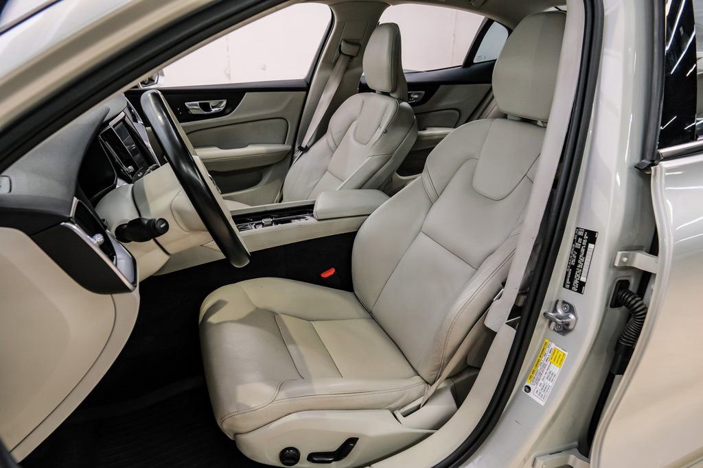 Used 2019 Volvo S60 T5 Momentum w/ Premium Package image 33