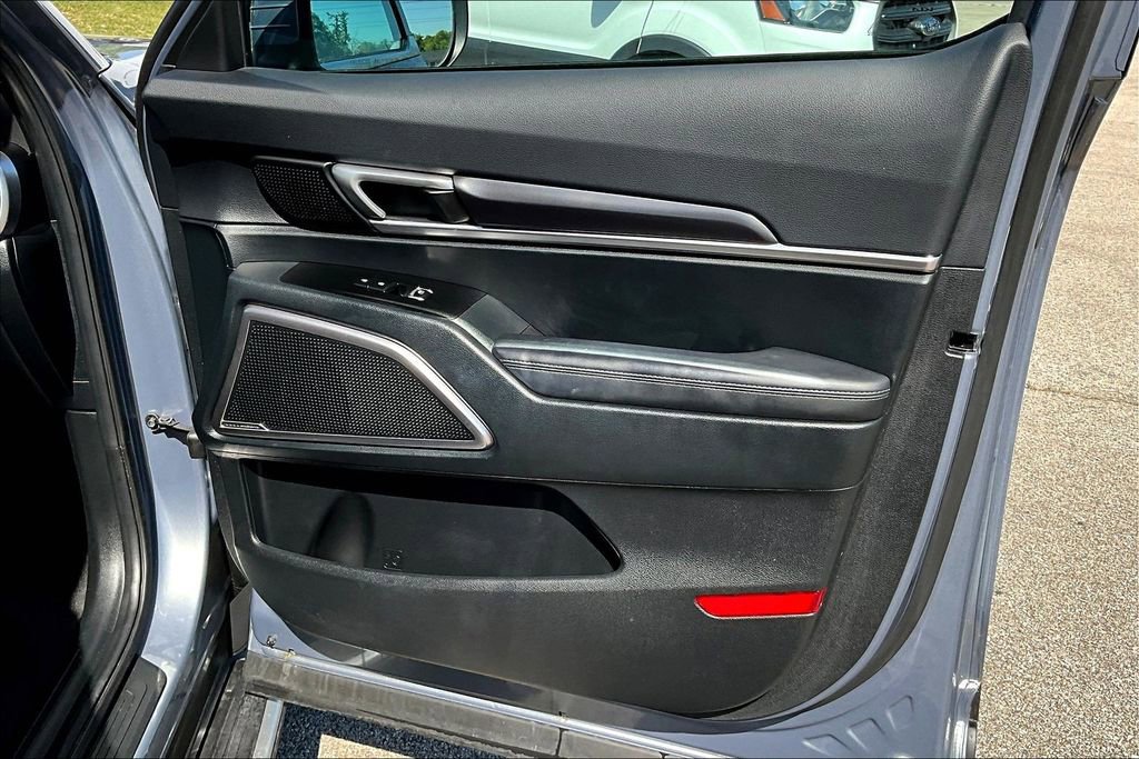 Used 2025 Kia Telluride S image 24