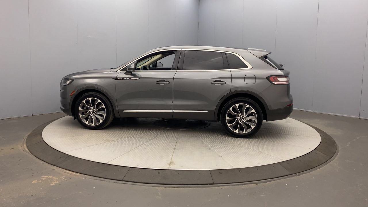 Used 2021 Lincoln Nautilus Reserve AWD/4WD image 2