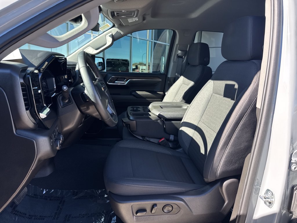 Used 2024 Chevrolet Silverado 1500 LT AWD/4WD image 9