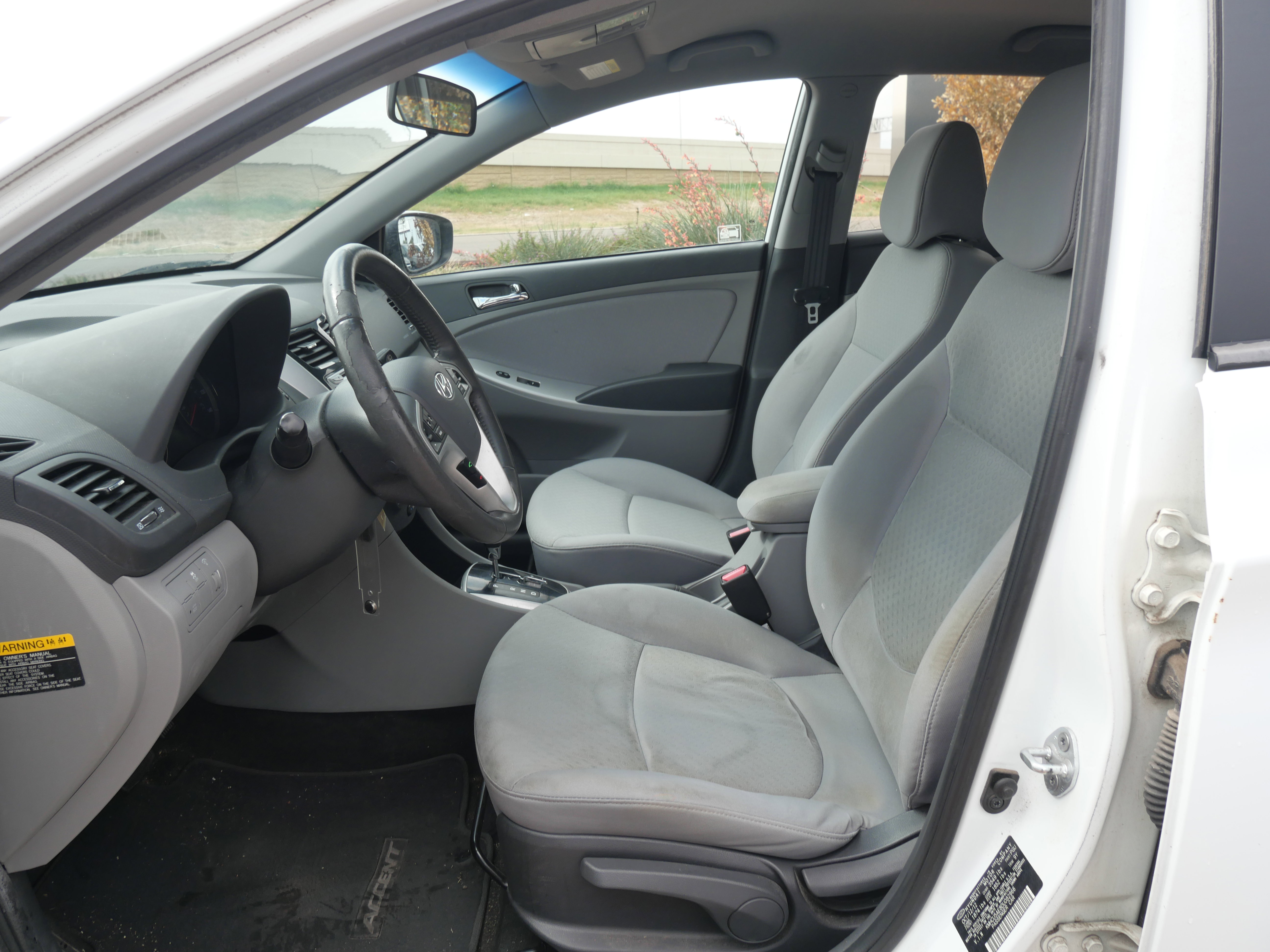 Used 2013 Hyundai Accent SE image 8