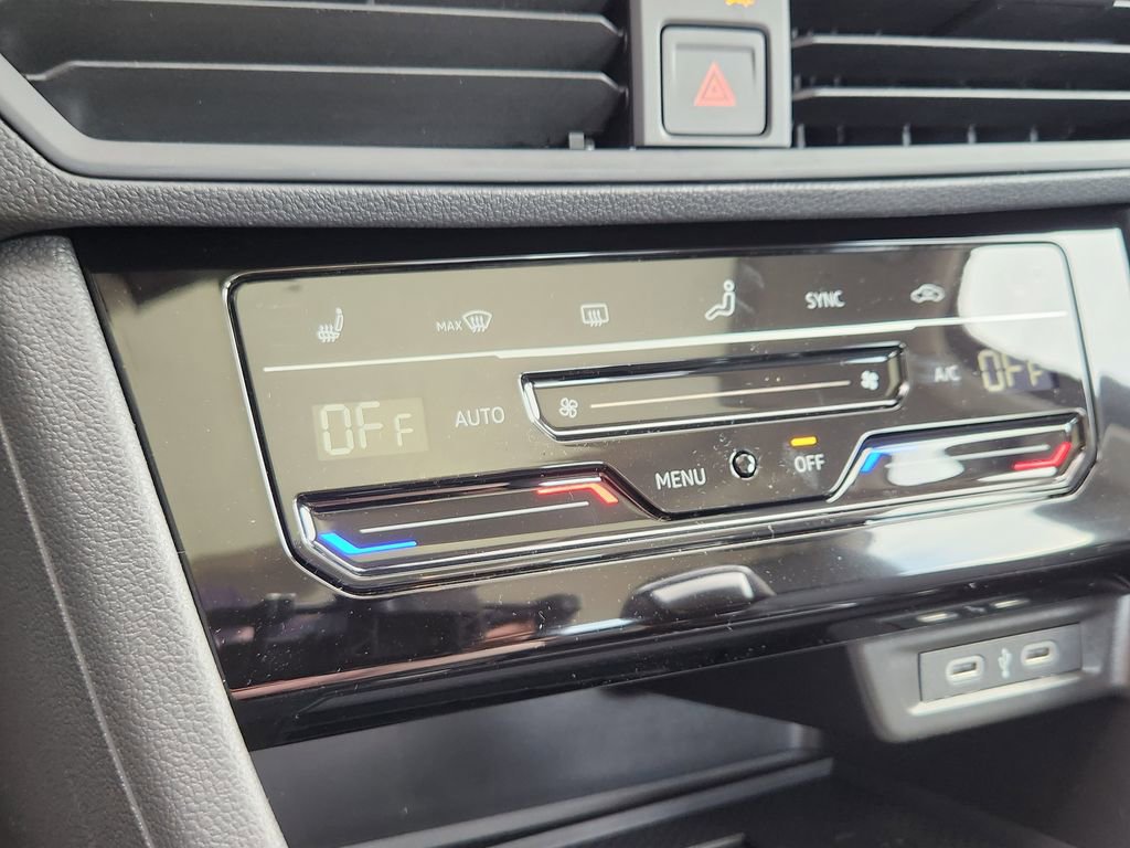 New 2026 Volkswagen Jetta SE FWD image 10