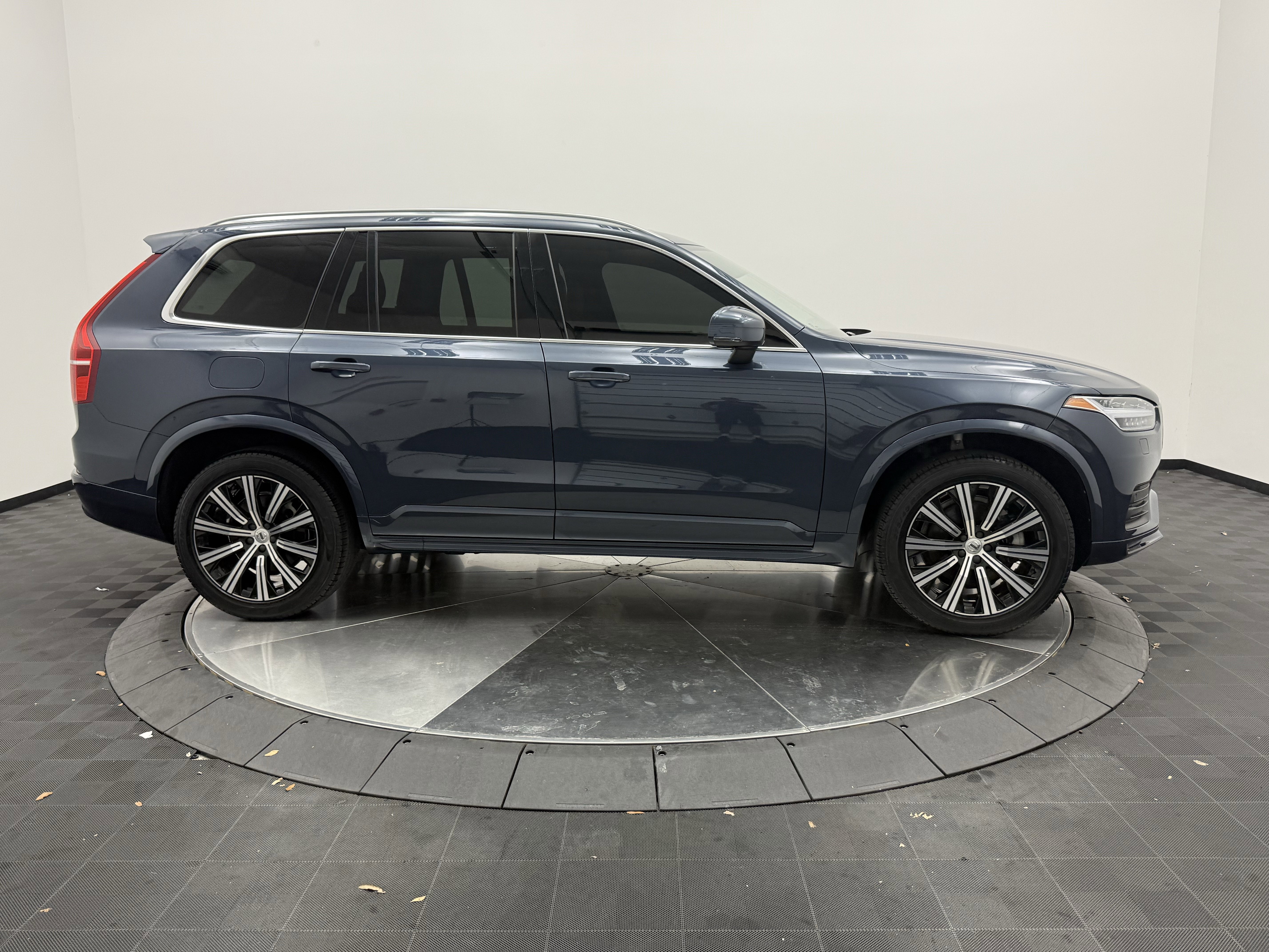 Certified 2023 Volvo XC90 B5 Core w/ Protection Package Premier AWD/4WD image 8