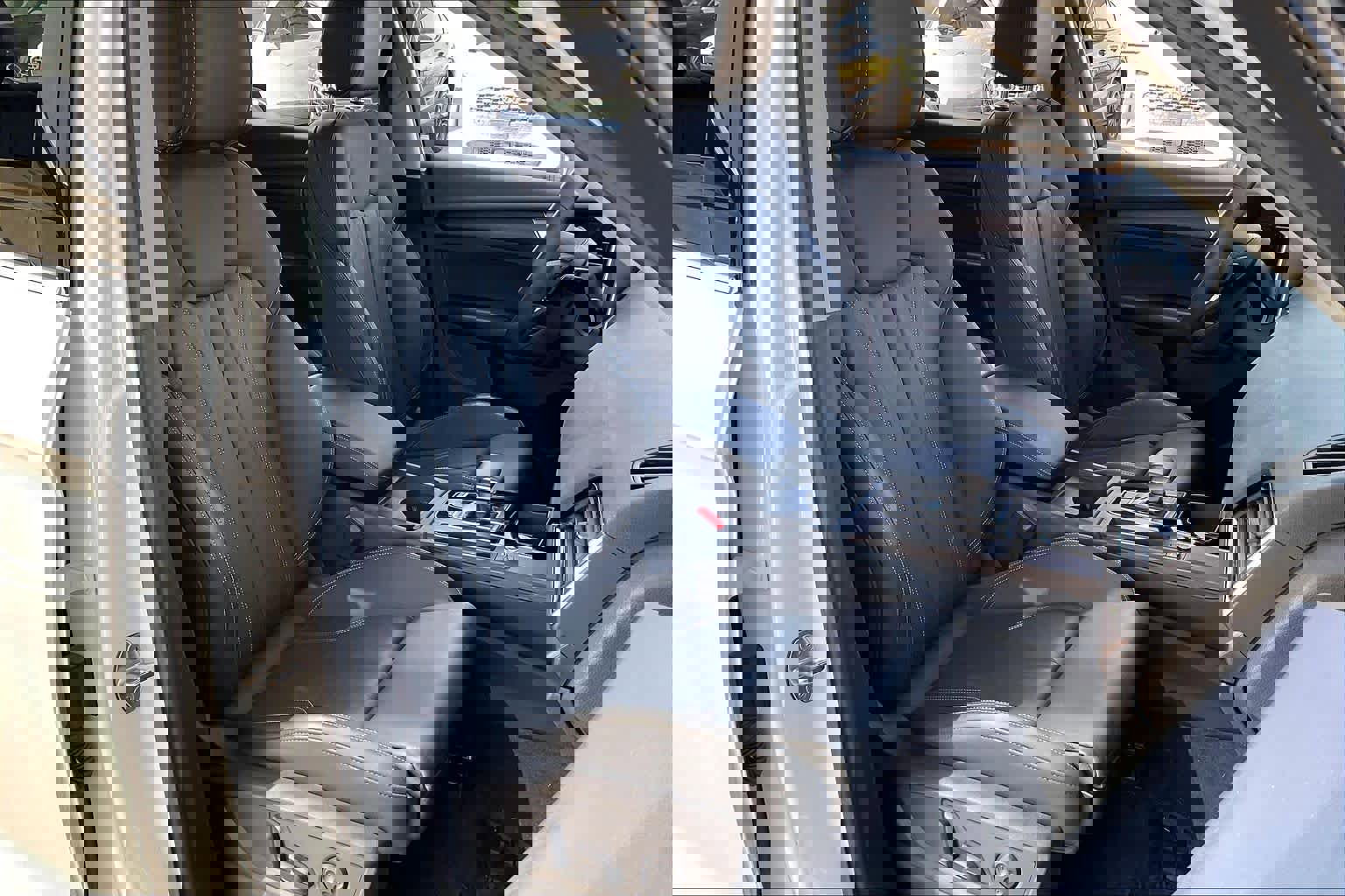 Used 2024 Audi Q5 2.0T Premium w/ Convenience Package image 9