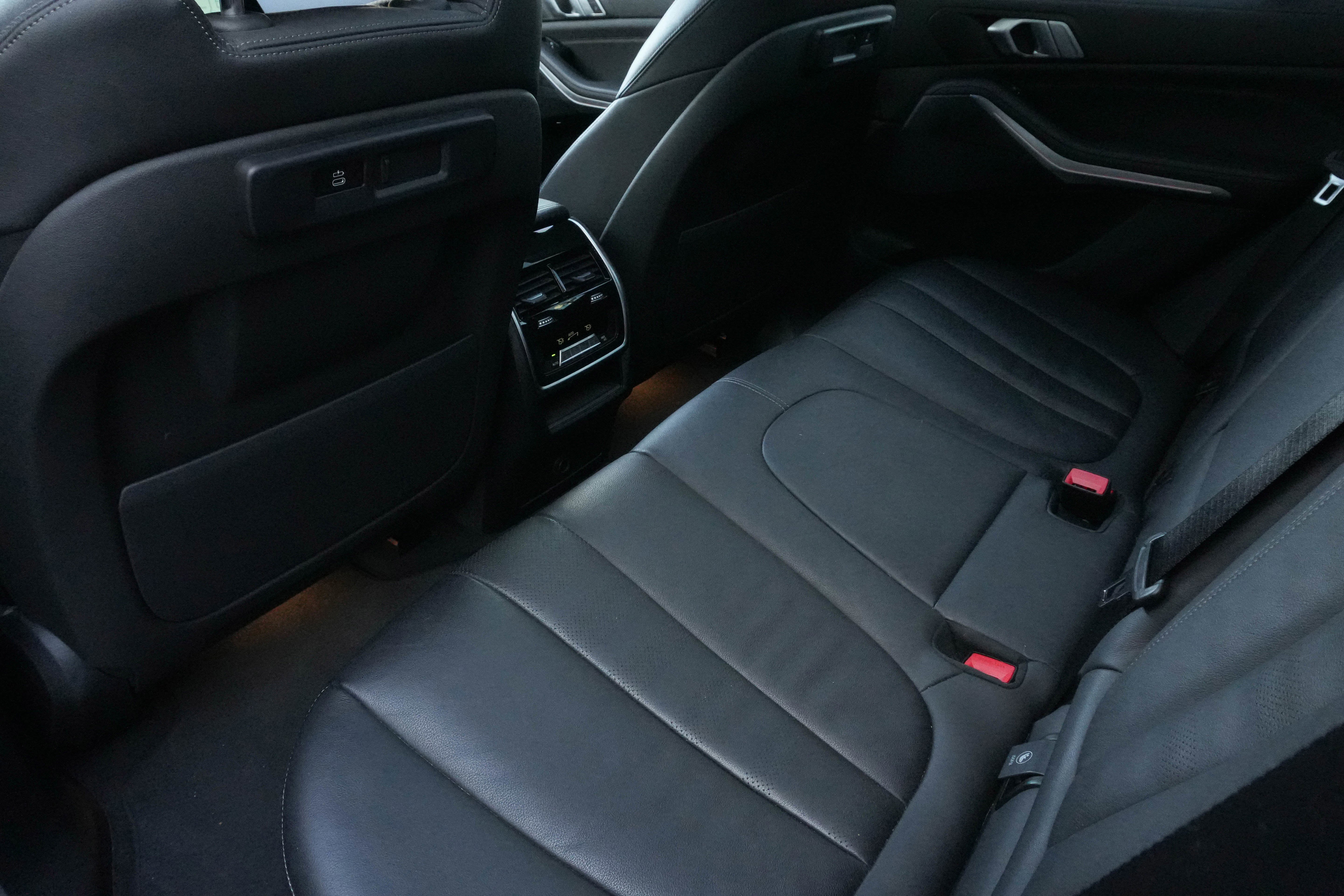 Used 2022 BMW X5 xDrive40i w/ M Sport Package image 32