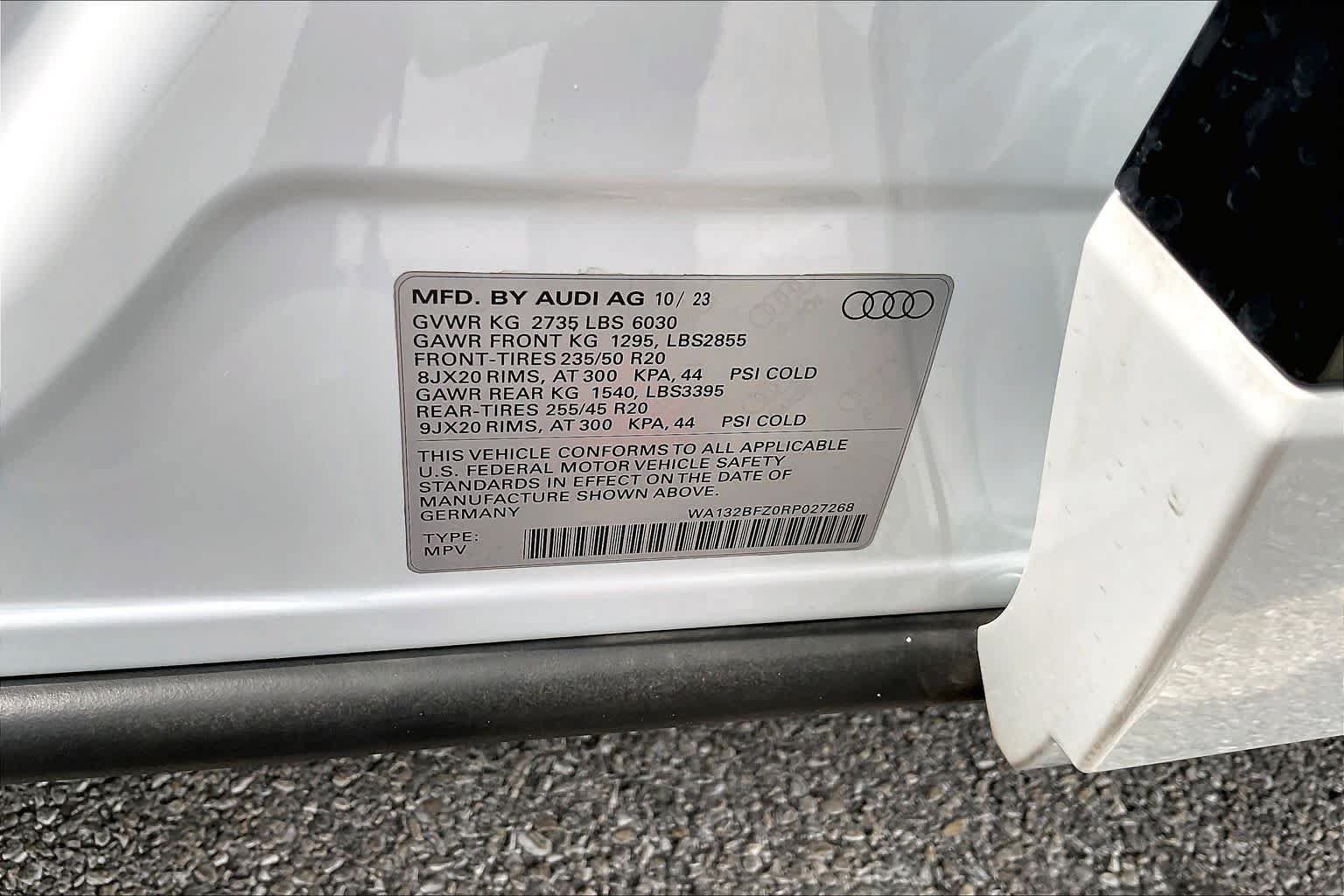 Used 2024 Audi Q4 e-tron Premium Plus AWD/4WD image 34