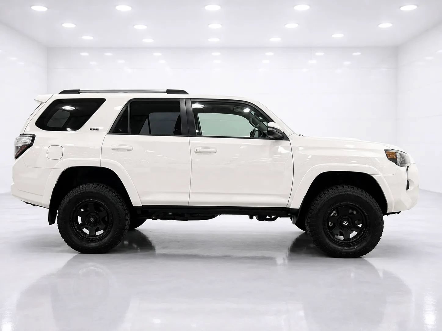 Used 2019 Toyota 4Runner SR5 AWD/4WD image 6